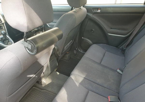 Toyota Matrix cena 11900 przebieg: 185000, rok produkcji 2004 z Syców małe 154